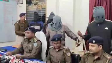 निरसा/चिरकुंडा: नीलकुटी मोड़ पर पुलिस की बड़ी कार्रवाई, SDPO ने मैथन स्थित कार्यालय में की प्रेस वार्ता