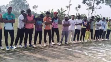 বারাসত ২: আন্দুলিয়া এলাকায় অনুষ্ঠিত হল ক্রিকেট প্রতিযোগিতা এবং শীতবস্ত্র প্রদান