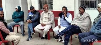 बौंसी: झपनिया गांव में व्यावसायिक कल्याण संघ के अध्यक्ष की मां के निधन पर कटोरिया विधायक ने दी श्रद्धांजलि