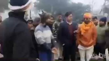 सादाबाद: जैतई तिराहे पर अज्ञात लोगों ने स्थापित की हनुमान जी की प्रतिमा, लोगों में आक्रोश, पुलिस प्रशासन ने लिया कब्जे में