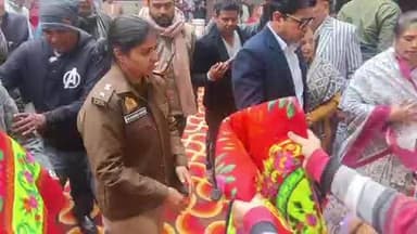 राठ: नगर के उत्सव पैलेस में कंबल वितरण और व्यापारी संवाद कार्यक्रम का आयोजन, डेढ़ हजार कंबलों का हुआ वितरण