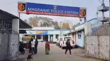 মগরাহাট ২: মগরাহাট থানার অন্তর্গত ভরত ঘোষ এলাকা থেকে এক মহিলার রহস্য জনক মৃত্যুর ঘটনাকে কেন্দ্র করে চাঞ্চল্য ছড়িয়েছে গোটা এলাকায়