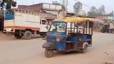 बिशुनपुरा: विशुनपुरा अंचलाधिकारी खगेश कुमार के निर्देश पर विशुनपुरा मुख्यालय में अतिक्रमण हटाने के लिए प्रशासन ने की माईकिंग