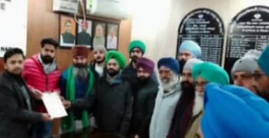 जसपुर: भारतीय किसान यूनियन के पदाधिकारियों ने उपजिला अधिकारी कार्यालय में जाकर एसडीएम को ज्ञापन सौंपा