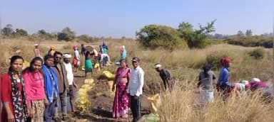 सिजोरा में जल संचय हेतु ग्रामीणों का सहयोग, झिलिमिली नाले में श्रमदान से बोरी बंधान