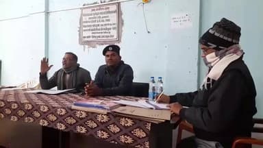 चेवाड़ा: चेवाड़ा प्रखंड के अंबेडकर भवन में जमीनी विवादों के निपटारे के लिए शनिवार को लगा जनता दरबार