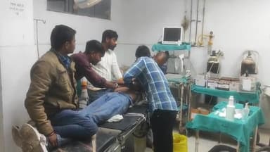 झालरापाटन: कंवाड़ा कंवाड़ी में बेकाबू होकर बाइक सवार सड़क के नीचे नाले में गिरकर हुए चोटिल, झालावाड़ अस्पताल में किया गया उपचार