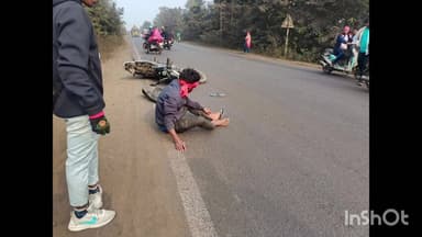 गोपीकांदर: दुर्गापुर मंजीराबारी मोड़ पर बाइक और साइकिल की टक्कर, एक व्यक्ति घायल