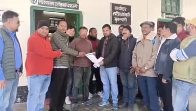 मुनस्यारी: मदकोट क्षेत्र के ग्रामीणों ने तहसील मुख्यालय पहुंचकर मुख्यमंत्री को भेजा ज्ञापन