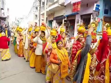 सहावर: अमांपुर में 24 कुंडीय गायत्री महायज्ञ की शुरुआत, कलश यात्रा के साथ भक्तिमय हुआ वातावरण