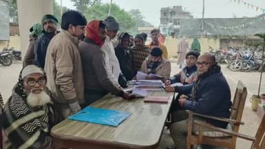 साहेबपुर कमाल: साहेबपुरकमाल थाना परिसर में भूमि विवाद मामलों के निपटारे के लिए जनता दरबार का आयोजन