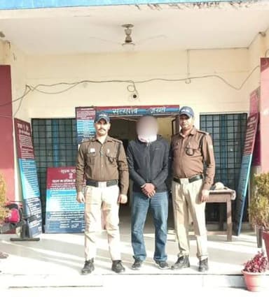 पोखरी: पोखरी पुलिस की सटीक कार्रवाई, फरार वारंटी को चमोली पुलिस ने देहरादून से किया गिरफ्तार