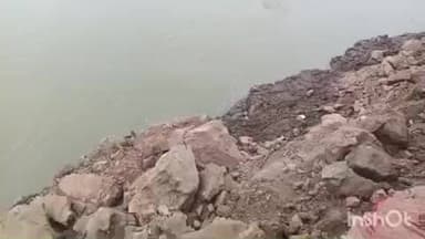 मनेर: हल्दी छपरा: गंगा नदी में कटाव से मिट्टी धंसने के कारण एक किशोरी डूबी, लापता