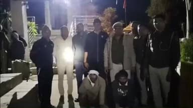 आबू रोड: आबूरोड के मावल चौकी पर रीको पुलिस ने अवैध शराब के खिलाफ की बड़ी कार्रवाई, ट्रक से भारी मात्रा में शराब का जखीरा जब्त