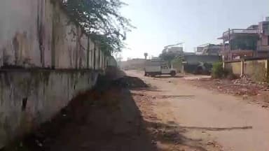 મેઘરજ: મેઘરજ બસ સ્ટેન્ડ–માર્કેટયાર્ડ પાછળના રસ્તા પરથી દબાણો દૂર કરાયા.વર્ષો બાદ સફાઈથી રસ્તો ખુલ્લો કરાતા લોકોમાં ખુસી.