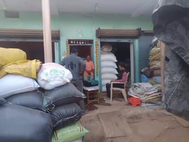 किरनापुर: सेवती में धान व्यापारी के यहां हुई कार्रवाई, 635 क्विंटल धान का स्टॉक ज़ब्त