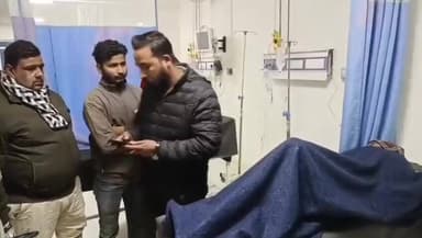 गोरेयाकोठी: गोरिया कोठी थाना क्षेत्र के कल्याणपुर गांव के पास अपराधियों ने एक युवक को गोली मारकर किया घायल