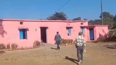 बजाग: खुरपार गांव में जिला पंचायत सीईओ ने समाजसेवी थान सिंह कुंजाम से मुलाकात कर उनकी समस्या सुनी