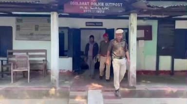 নাওবৈচা: দলহাটত চুৰৰ তাণ্ডৱ,ৰেলৱে বিভাগৰ কৰ্মচাৰী ৰঞ্জন শইকীয়াক চোৰি সামগ্ৰী সহ আটক কৰি জেললৈ প্ৰেৰণ আৰক্ষীৰ