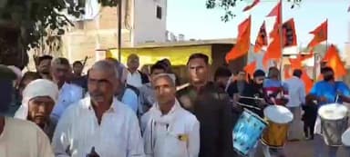 कसरावद: नर्मदा तट पर गूंजी रामभक्ति, ग्राम बलगांव में नौ दिवसीय श्रीराम कथा का शुभारंभ