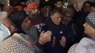 बड़हिया: बड़हिया में जलनिकासी संकट पर प्रशासन सक्रिय, डीएम ने किया घटनास्थल का निरीक्षण