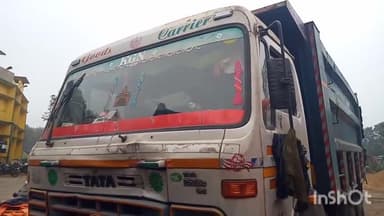 पोड़ैयाहाट: डांडे तालझारी मार्ग के किताजोर में डीटीओ गोड्डा ने अवैध छर्री लदे हाईवा और लकड़ी लदे पिकअप वैन को किया ज़ब्त