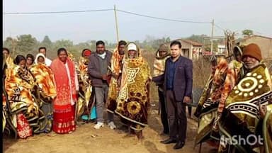 हेरहंज: हूर ग्राम के परहिया टोला में बीडीओ और उपप्रमुख ने जनजाति परिवारों को कंबल वितरित किए