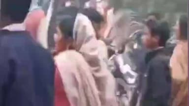 पडरौना: बबुईयां हरपुर पुरानी गाँव में रंजिश के चलते दो पक्षों के बीच मारपीट, महिला-पुरुष सहित कई घायल, एक की हालत गंभीर