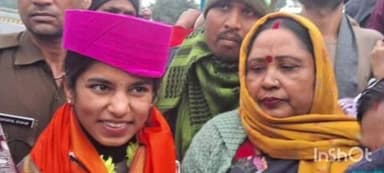 बेनीपुर: नवनिर्वाचित विधायिका मैथिली ठाकुर पहुंची अपने क्षेत्र, लोगों से की मुलाकात