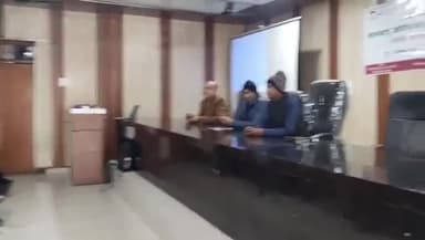 चरखारी: चरखारी विकासखण्ड सभागार में ग्रामोन्नति संस्थान के सहयोग से जलवायु परिवर्तन पर ब्लाक स्तरीय कार्यशाला आयोजित