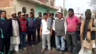 केरेडारी: ग्रामीणों का सड़क निर्माण पर विरोध, घटिया गुणवत्ता से नाराज़गी