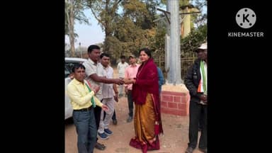 कसडोल: ग्राम बार नवापारा में दौरे के दौरान विधायक कविता प्राण लहरें ने कांग्रेस कार्यकर्ताओं से की सौजन्य मुलाकात