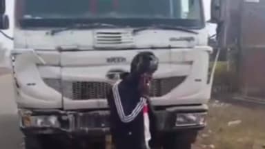 देवसर: स्थानीय लोगों ने रखड़ लदा हाईवा पकड़कर जियावान पुलिस के हवाले किया