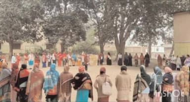 चांदवा: जीआरसी सेंटर में शनिवार दोपहर सखी मंडल की दीदियों के लिए जागरूकता कार्यक्रम किया गया