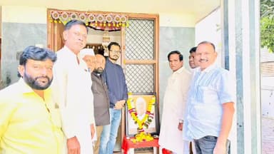 जाफराबाद: महात्मा फुले नगर येथे माजी केंद्रीय रेल्वे राजमंत्री रावसाहेब दानवे यांनी दिली मयत कार्यकर्तेच्या घरी सांत्वन पर भेट