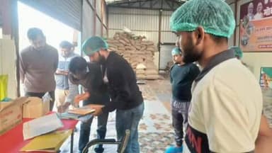 भैयाथान: कलेक्टर ने भैयाथान के आंगनवाड़ी केंद्रों एवं रेडी टू ईट प्लांट का किया निरीक्षण