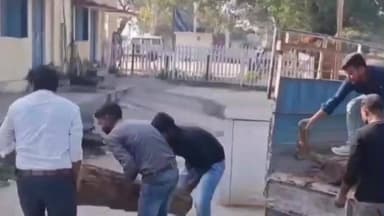 बड़वारा: बड़वारा क्षेत्र में भीषण ठंड के दौरान समाजसेवियों ने कराई अलाव की व्यवस्था