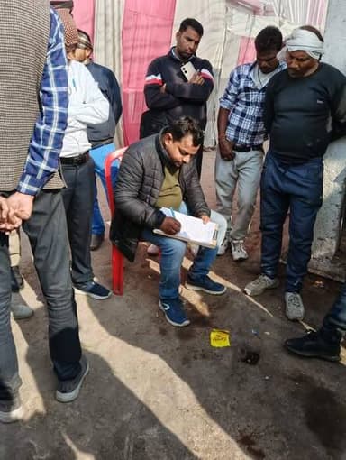 भांडेर में खाद्य विभाग की सख्त कार्रवाई, 29 घरेलू गैस सिलेंडर जब्त
खाद्य विभाग द्वारा मंगल वाटिका, चिरगांव रोड भांडेर क...