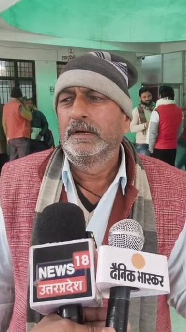 मुहम्मदाबाद गोहना नगर पंचायत के भूमि पर अतिक्रमण का आरोप , जिला अधिकारी को दिया गया ज्ञापन