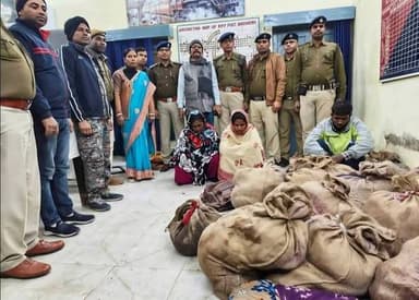 साहिबगंज बरहरवा स्टेशन पर RPF की बड़ी कार्रवाई, फरक्का एक्सप्रेस से बचाए गए 662 कछुए। बनारस से फरक्का ले जाने की योजना ना...