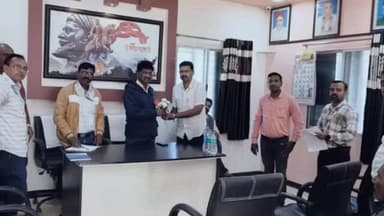 आर्णी: परसोडा ग्राम पंचायत द्वारा दिव्यांग लाभार्थी ह्यांना लाभांश चे वाटप