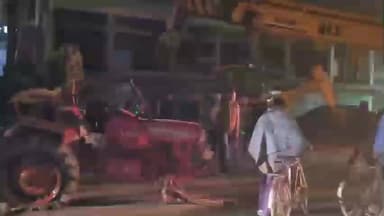 रामगढ़ चौक: रामगढ़चौक-लखीसराय मार्ग पर भीषण सड़क हादसे में टैंकर और ट्रैक्टर की टक्कर, पत्रकार घायल