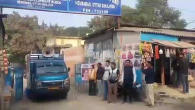 হেমতাবাদ: রাজ্য সরকারের উন্নয়ন মূলক প্রকল্পের প্রচারে ট্যাবলো উদ্বোধন হেমতাবাদে