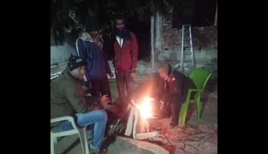 धरहरा: कड़ाके की ठंड में अलाव बना सहारा, धरहरा प्रखंड के लोगों को मिली राहत