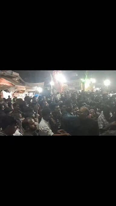 प्रशासन के खिलाफ सिवांची गेट पर शांति पूर्वक विरोध प्रदर्शन जारी मोहल्ले में असमाजिक तत्वों द्वारा लम्बे समय से मोहल्ले ...