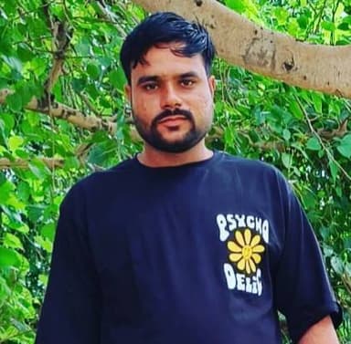 राष्ट्रीय गोरक्षा वाहिनी गौसेवा संघ भीलवाड़ा के
हमीरगढ़ तहसील अध्यक्ष आसाराम गुर्जर एवं जिला मीडिया प्रभारी रामस्वरूप तेली...