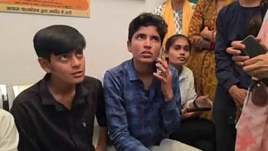 बाड़मेर
मैडम रील स्टार हैं, रोल मॉडल नहीं...
बस, इतनी सी बात पर बवाल हो गया,
ये बाड़मेर की छात्राएं हैं....