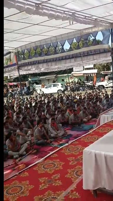 🚩 मंदसौर में बजरंग दल की भव्य शौर्य यात्रा 🚩
जय श्रीराम के जयकारों के साथ नगर के प्रमुख मार्गों से निकली शौर्य यात्रा, ज...