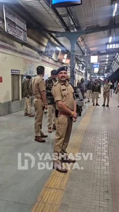 मंदसौर पुलिस का नशा तस्करों पर बड़ा प्रहार
एनडीपीएस एक्ट के 62 फरार तस्कर गिरफ्तार, कई राज्यों से हुई धरपकड़।
नशे के का...