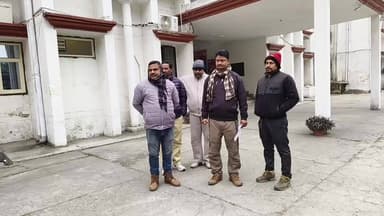 AWAAZ LIVE RUDRAPUR: #रुद्रपुर #ट्रांजिट_कैम्प क्षेत्र में बच्ची से छेड़छाड़ मामले में कार्रवाही की मांग को लेकर #एसएसपी क...